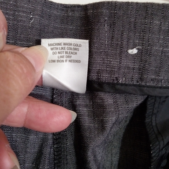 Woman cropped dressy Capri pants with button detail women size 22 NWT - Picture 8 of 10